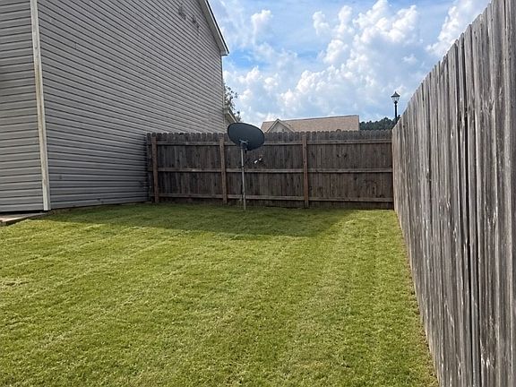 4th image of 17838 April Leigh Cir