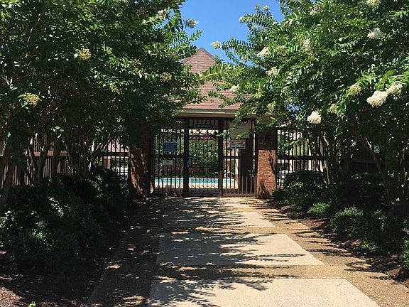 3rd image of 313 Gatefield Dr