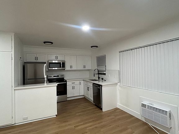 2nd image of 1208 S Norton Ave APT 19