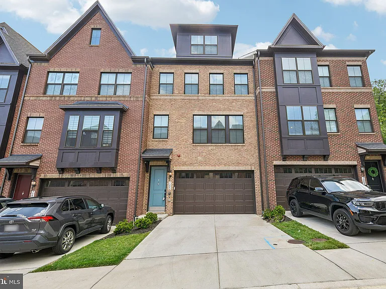 7202 Mountaineer Dr — Photo 1