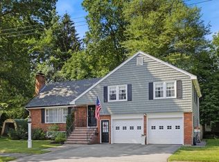 28 Cumberland Rd, Reading, MA 01867