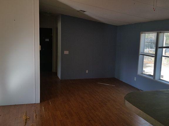 4th image of 1739 Leesburg Blvd