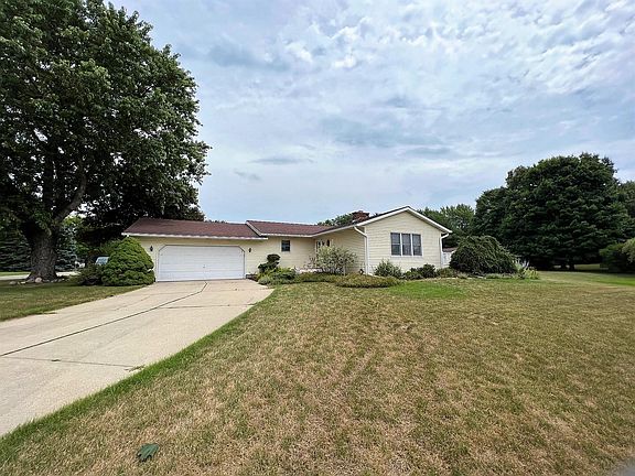 2nd image of 69835 White Tail Ct