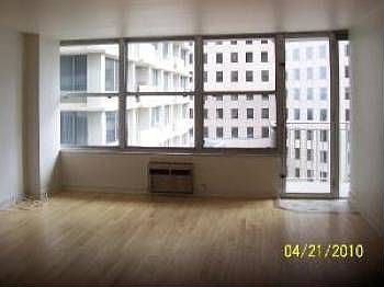 3rd image of 129 E Bellevue Pl APT 407