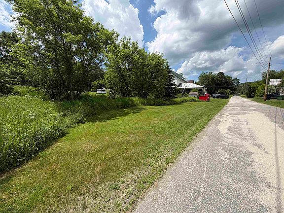 5th image of 158 Railroad Street