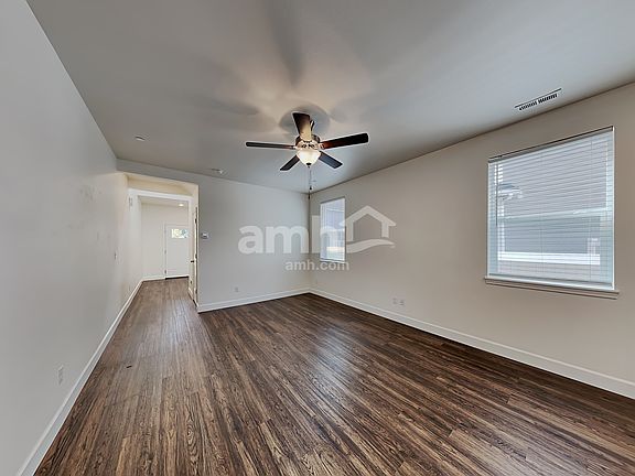3rd image of 13930 106th Ave E