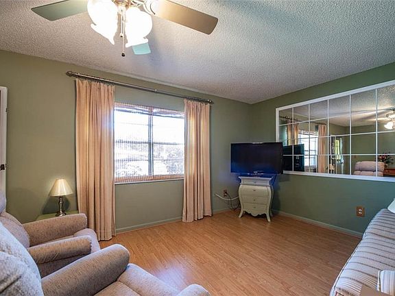 5th image of 1902 Dandridge St APT 30