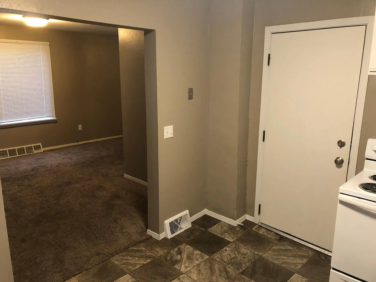 2 bed, 800 sqft, $875 — Photo 3
