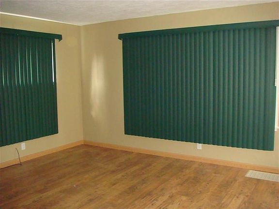5th image of 125 Carlton Dr