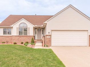 2377 Chestnut Cres, Saline, MI
