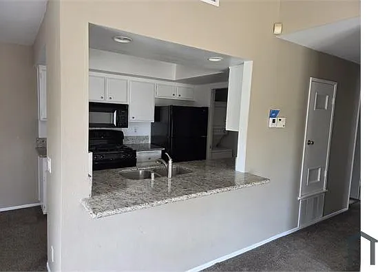 2 bed, 950 sqft, $3,095 — Photo 1