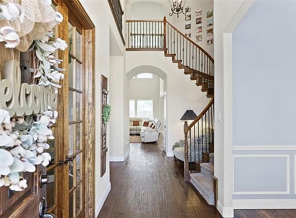 4th image of 3304 Herron Dr