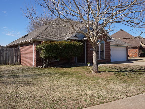 3rd image of 2431 E Hills Dr