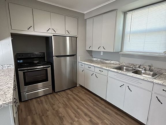 5th image of 304 E Park St APT C