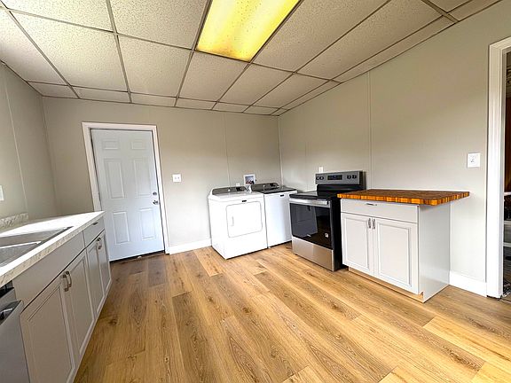 5th image of 140 Riverview St