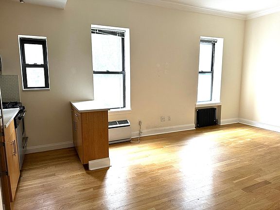 5th image of 201 E 81st St APT 3C