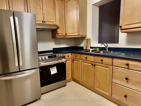 4th image of 134 Ferrier Ave Unit 1