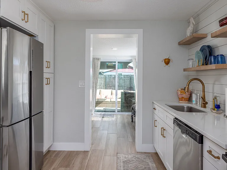 54 Rivershore Dr — Photo 5