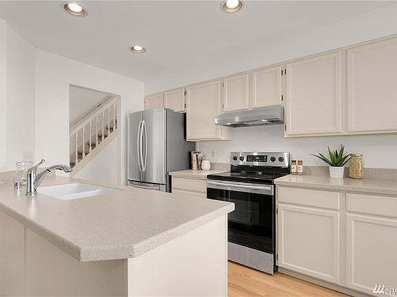 4th image of 4250 144th Ln SE #26