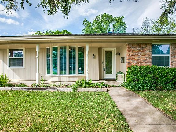 3rd image of 3604 Wayland Dr
