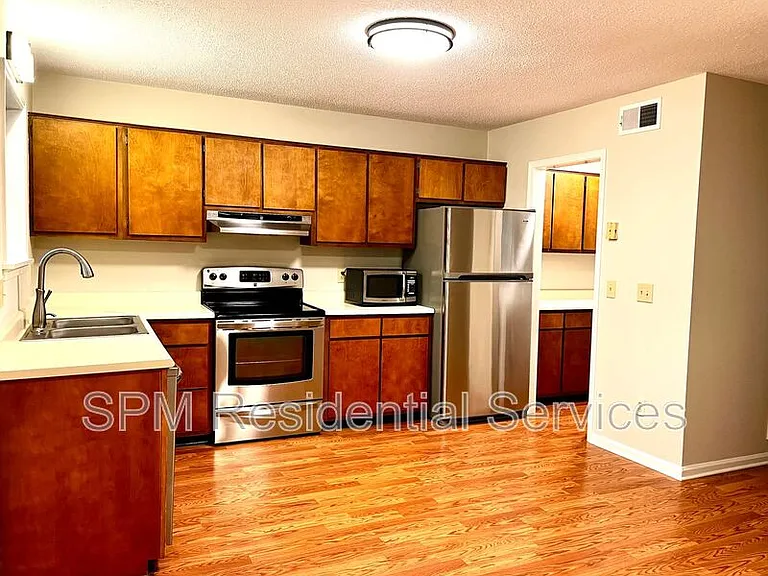 626 Cobblestone Dr — Photo 5