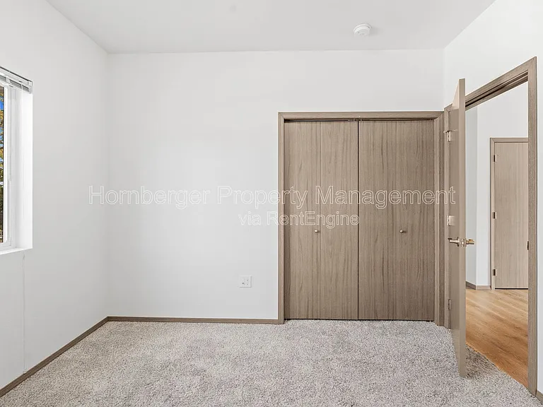 4th Ave Apartments — Photo 23