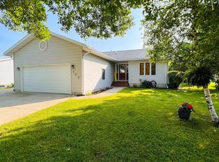 107 Lawnsdale Ct, Forest City, IA 50436