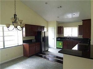 3rd image of 305 Buttonwood Dr