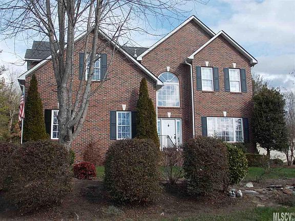 2nd image of 964 Sommerset Ct NE