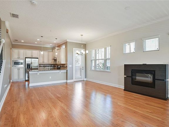 5th image of 13730 Walcott Ave