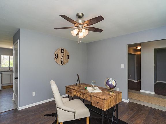 3rd image of 1347 Orchard Lakes Dr