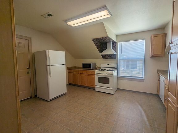 5th image of 1417 Burwell St #1/2