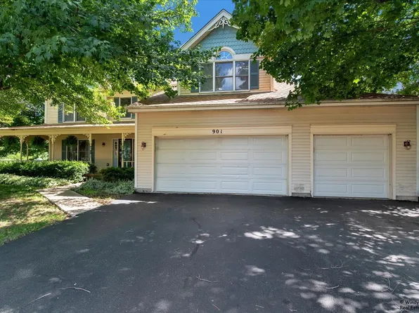 901 Surrey Ln, Dundee, IL 60118