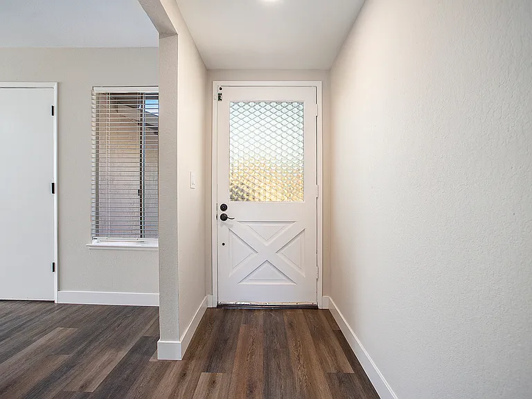 7196 Tamarack Dr — Photo 4