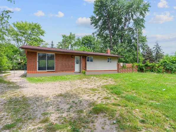 8066 Dawn Dr, Sterling Heights, MI 48314