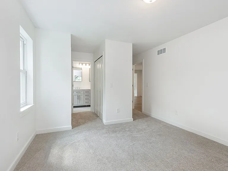 27011 Normandy Rd — Photo 35
