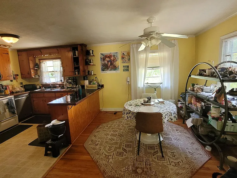 410 S Greensboro St — Photo 9