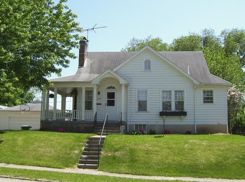 2nd image of 3718 E 4th St