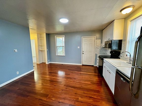 4th image of 1719 Burwell St