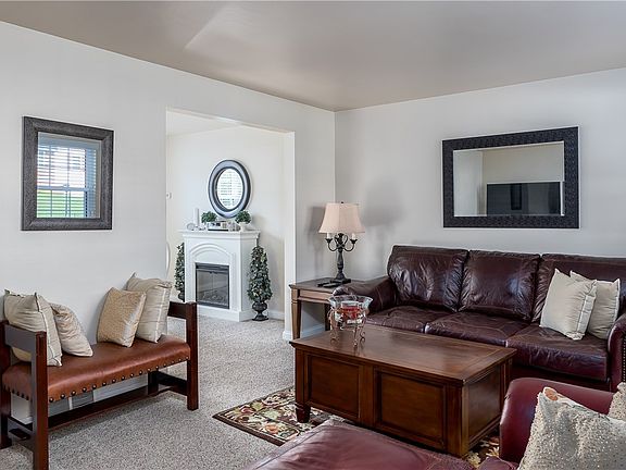 3rd image of 22 Oakhill Ave
