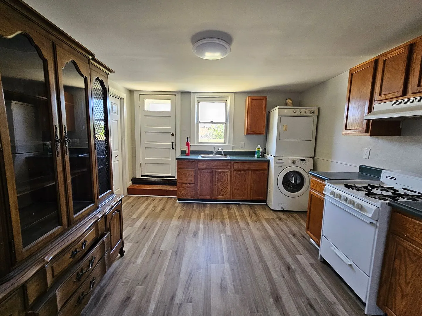 Newly updated 1 bedroom 1 bath apartment for rent — Photo 2
