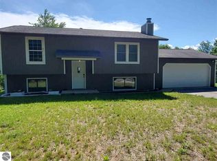 1593 Pine Tree Rd, Grawn, MI 49637