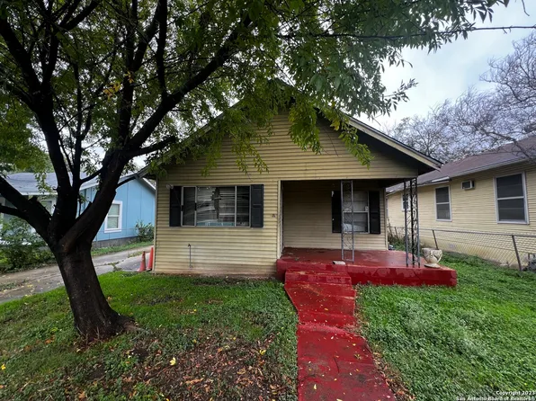3221 W TRAVIS ST, San Antonio, TX 78207