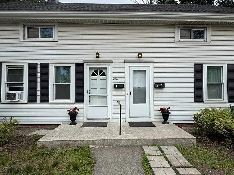 818 Main St #2 — Photo 1