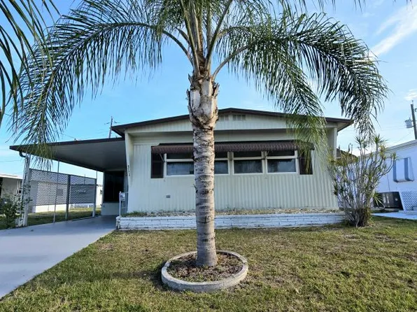 311 50th Avenue Plz W #102, Bradenton, FL 34207