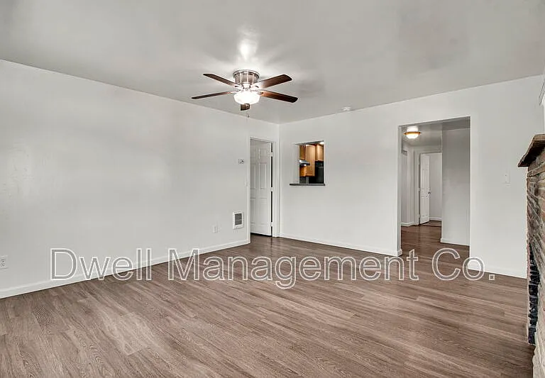 9105 Rosedale Dr — Photo 8