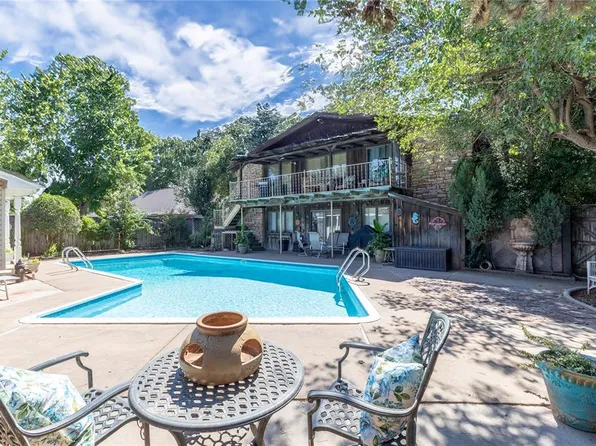 622 Oak Dr, Weatherford, OK 73096