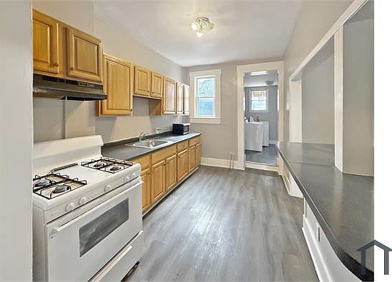 4th image of 2113 Belair Rd