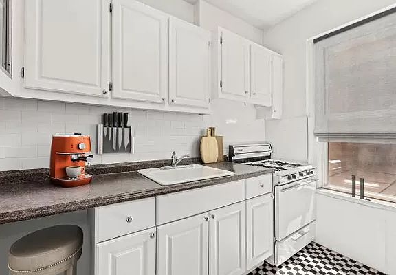 3rd image of 261 W 22nd St APT 6