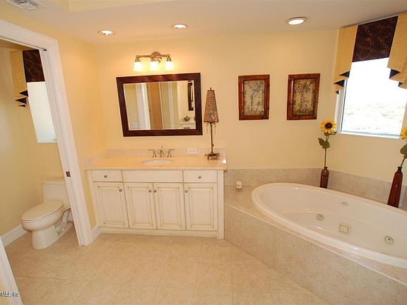 5th image of 1031 S 1st St #1208
